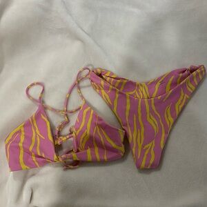 Gorgeous bikini from Skatie